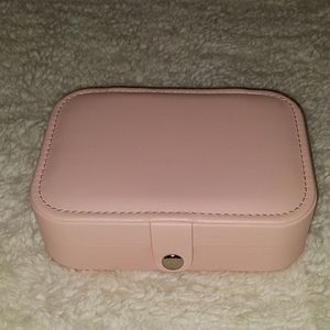 Travel jewelry box